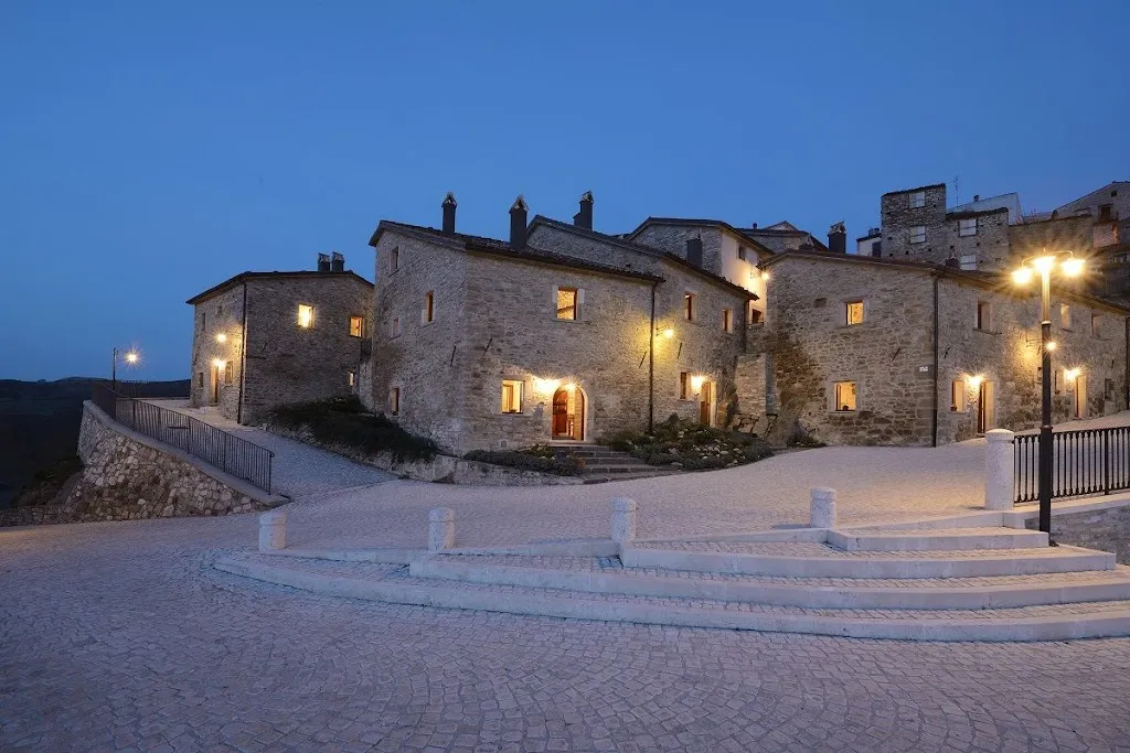 Borgotufi Albergo Diffuso restaurant in Castel del Giudice