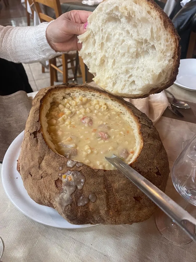 Lella Petrella_La Baia_Castellino del Biferno_review