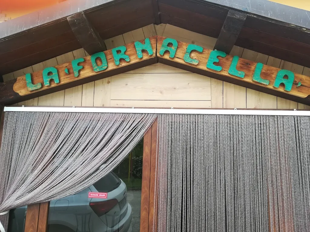 Trattoria La Fornacella e Bed & Breakfast "Lume" restaurant in Castelmauro