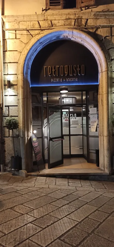 La Fonte dell'Astore restaurant in Castelpizzuto