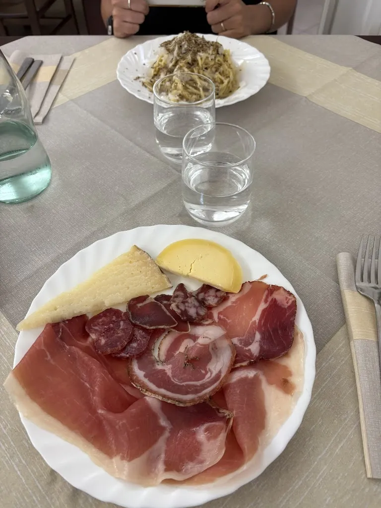 Uno Dopo L'Altro_Castelpizzuto_slider_image_3