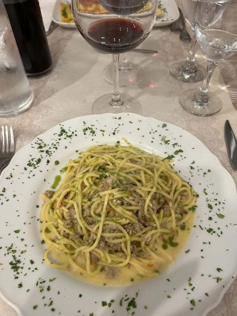 Paige Almon_Donna Carmela_Castelpizzuto_review