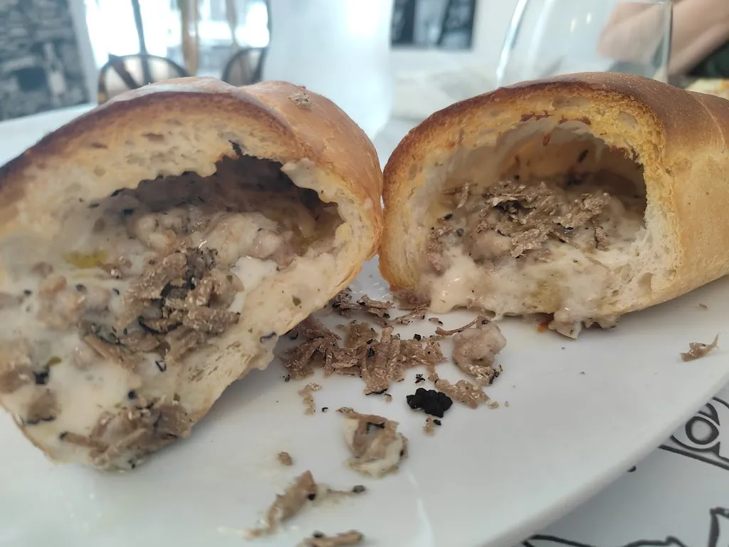 Alex Desiderio_Casa Molisana_Castropignano_review