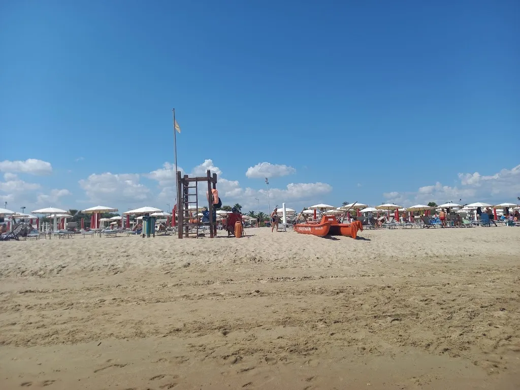 Nicola Tamburro_Lido Lucio_Campomarino_review