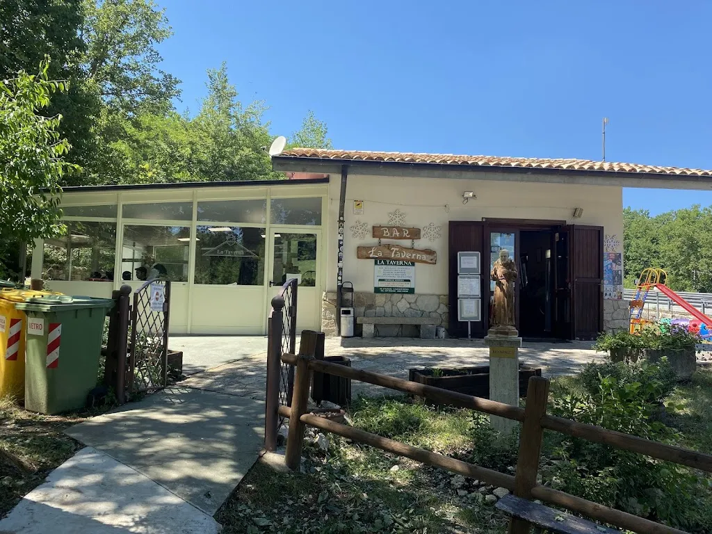 Antonio Berghella_Bar La Taverna...snack bar...ristoro...gelati..panini_Castelpetroso_review