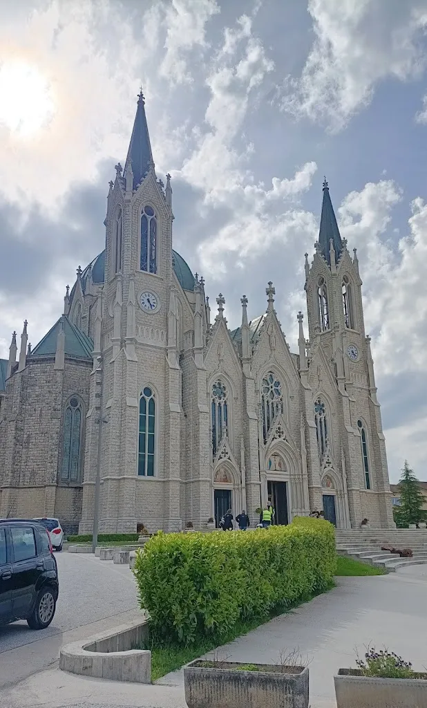 Basilica of Saint Mary of Sorrow 'Minore'_Castelpetroso_slider_image_3