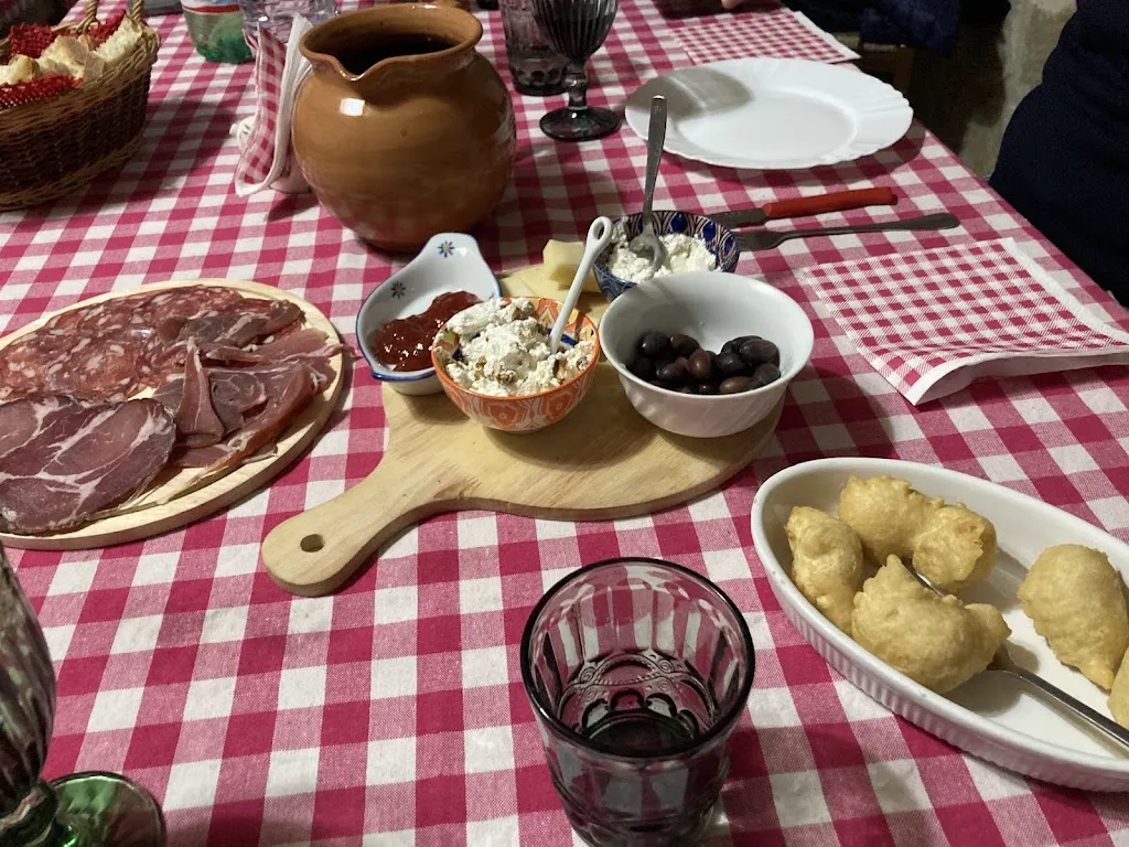 Vito Carucci_casale rurale verde collese_Colli a Volturno_review