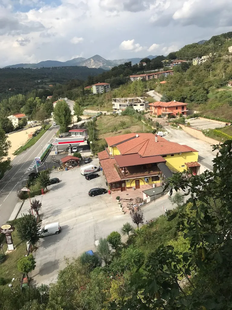 Bar Pizzeria Panificio Salumeria Cicchetti & Figli_Colli a Volturno_slider_image_3