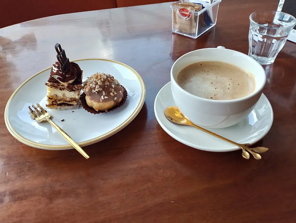 Paola Andrea DOnofrio_Gelateria Italia & Pasticceria Magnolia_Fossalto_recensione