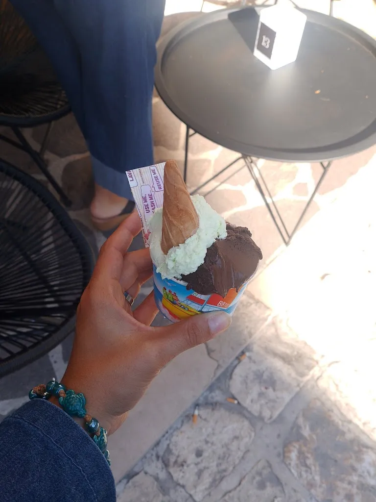 Candela Perez donofrio_Gelateria Italia & Pasticceria Magnolia_Fossalto_recensione