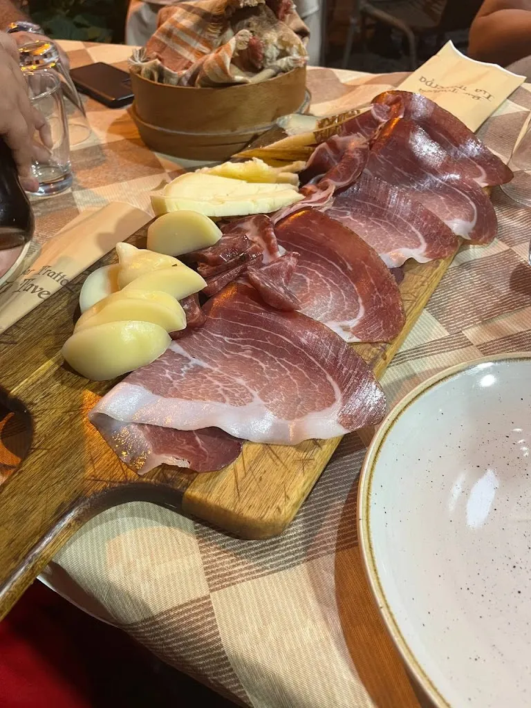 Bar Trattoria La Taverna_Frosolone_slider_image_2