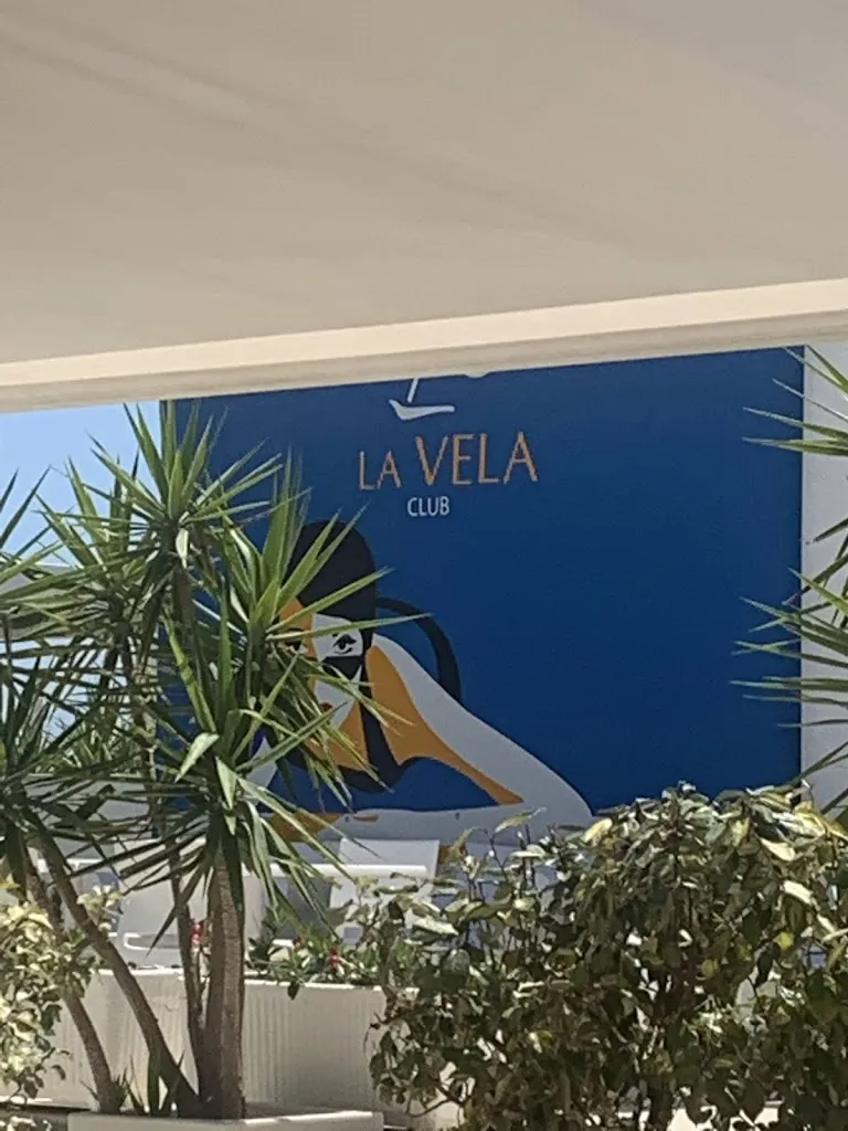 Radu Voinescu_LA VELA CLUB_Castellaneta_review