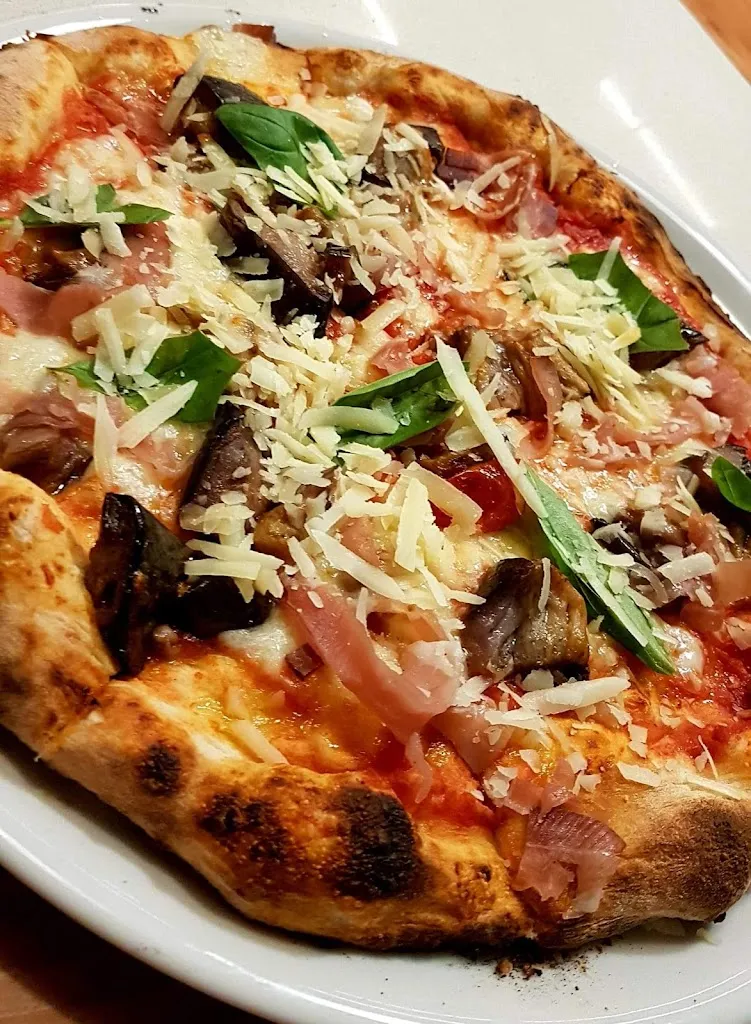 Delì Cious_Gildone_slider_image_2