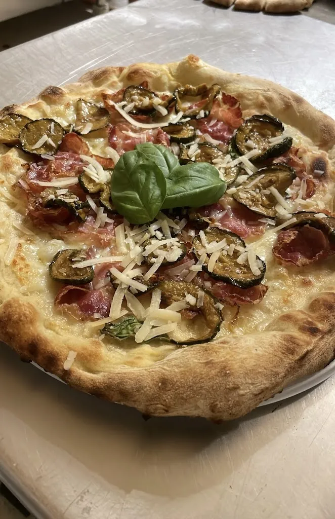 Miriana Giammarrusti_Beep Beep Pizza_Castellaneta_review