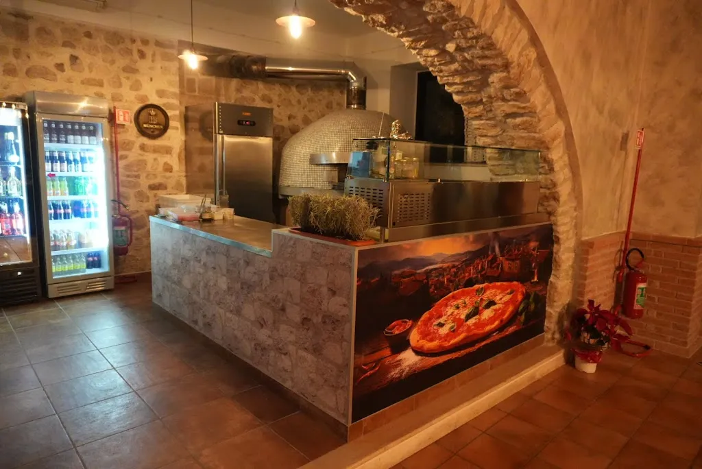 Vecchia Taverna restaurant in Macchia d'Isernia