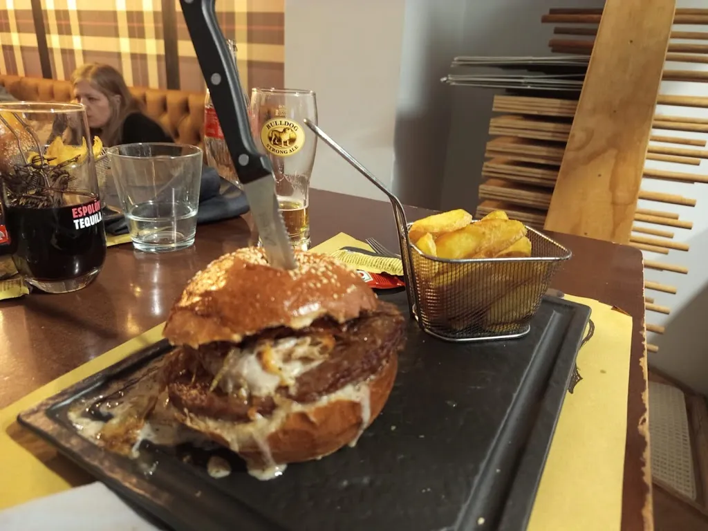 Revolution Fast Food Gourmet_Larino_slider_image_3