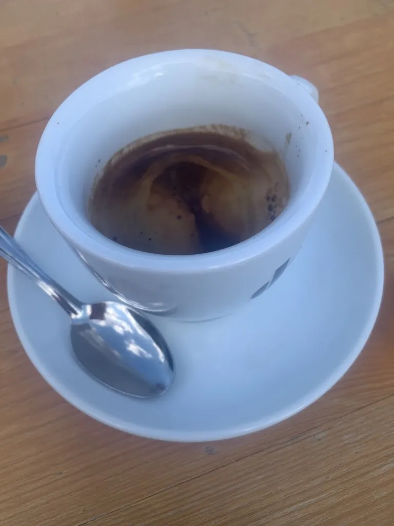 Han Guichi_bar_roxy_pizzera_Montenero Val Cocchiara_review