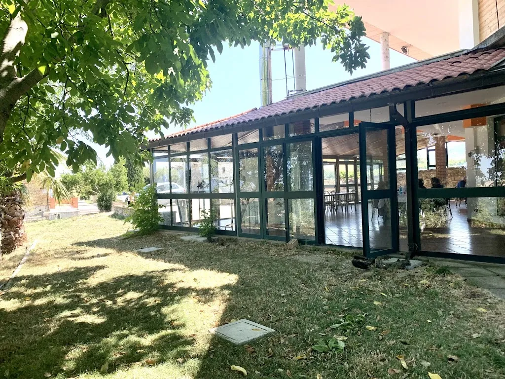 Agriturismo da Carlo restaurant in Montemitro