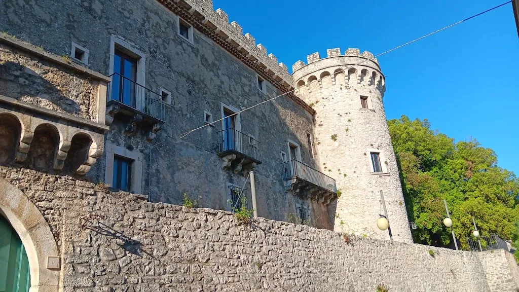 Barbara Marcello_Castello Pignatelli_Monteroduni_recensione