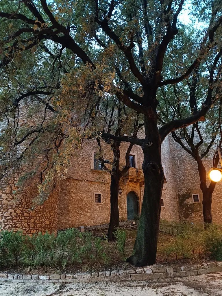 Dina Turco_Castello Pignatelli_Monteroduni_recensione