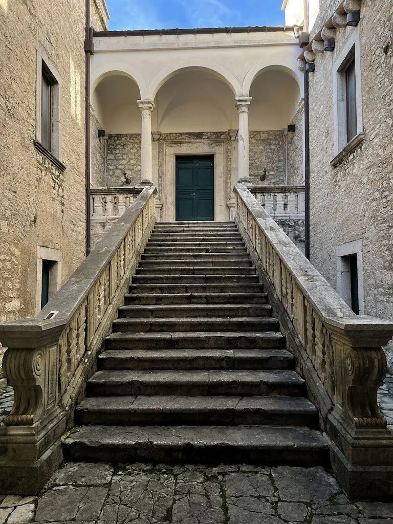 Castello Pignatelli restaurant in Monteroduni