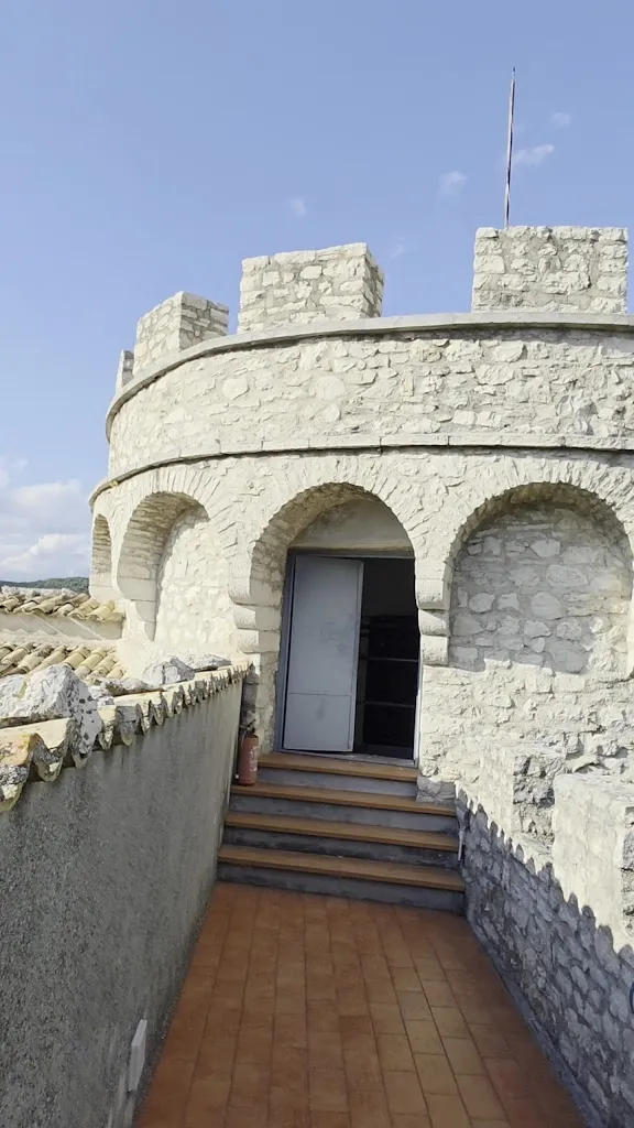 Castello Pignatelli_Monteroduni_slider_image_2