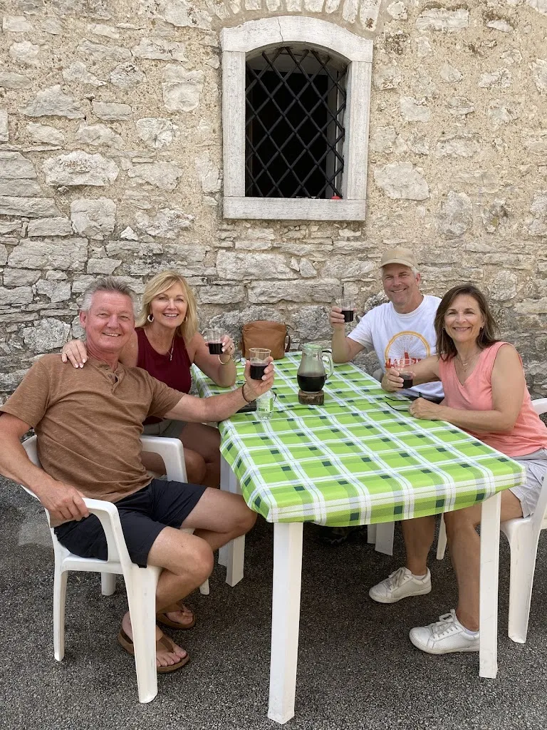 John Fitterer_Sasone's Pub_Monteroduni_review