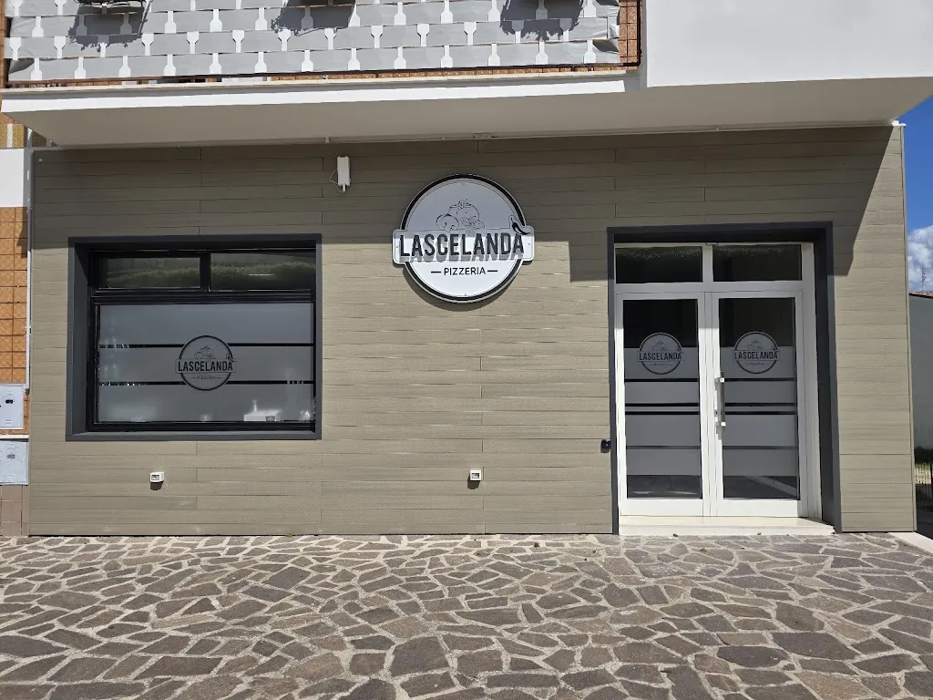 Pizzeria Lascelandà restaurant in Petacciato