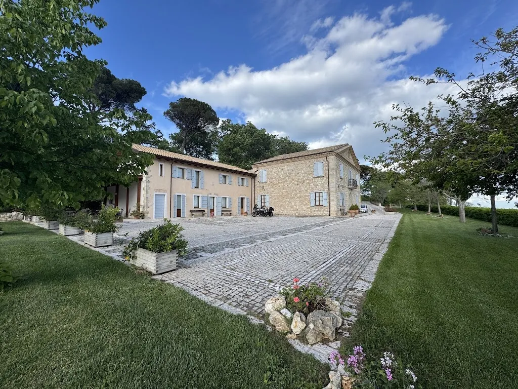 Warren George_I Casali di Colle Monte - Agriturismo in Molise_San Giuliano di Puglia_recensione