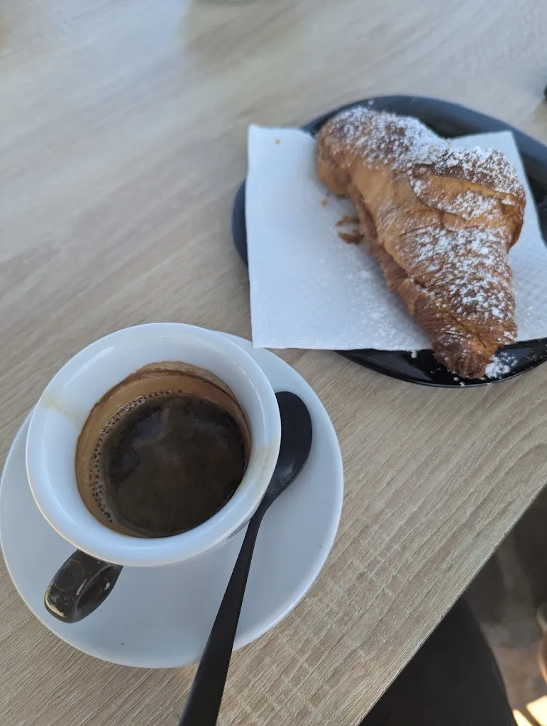 Paul Farrell_Seasons break and wine bar_Spinete_review