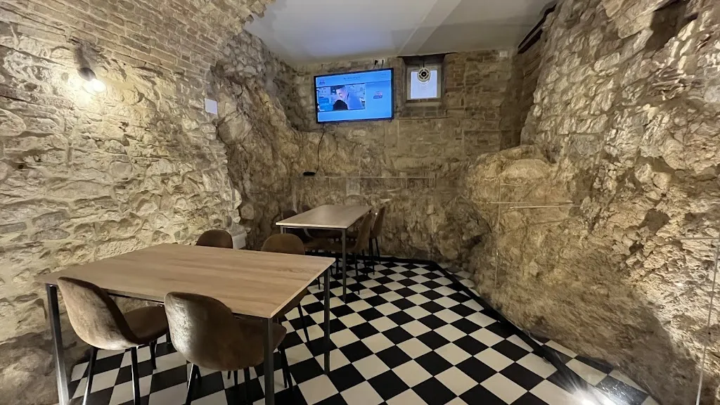 Peter Hric_Seasons break and wine bar_Spinete_review