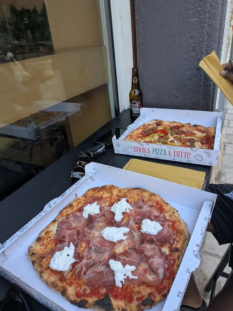 Edie Essex Barrett_Pizzeria Acqua & Farina_Castrignano del Capo_review