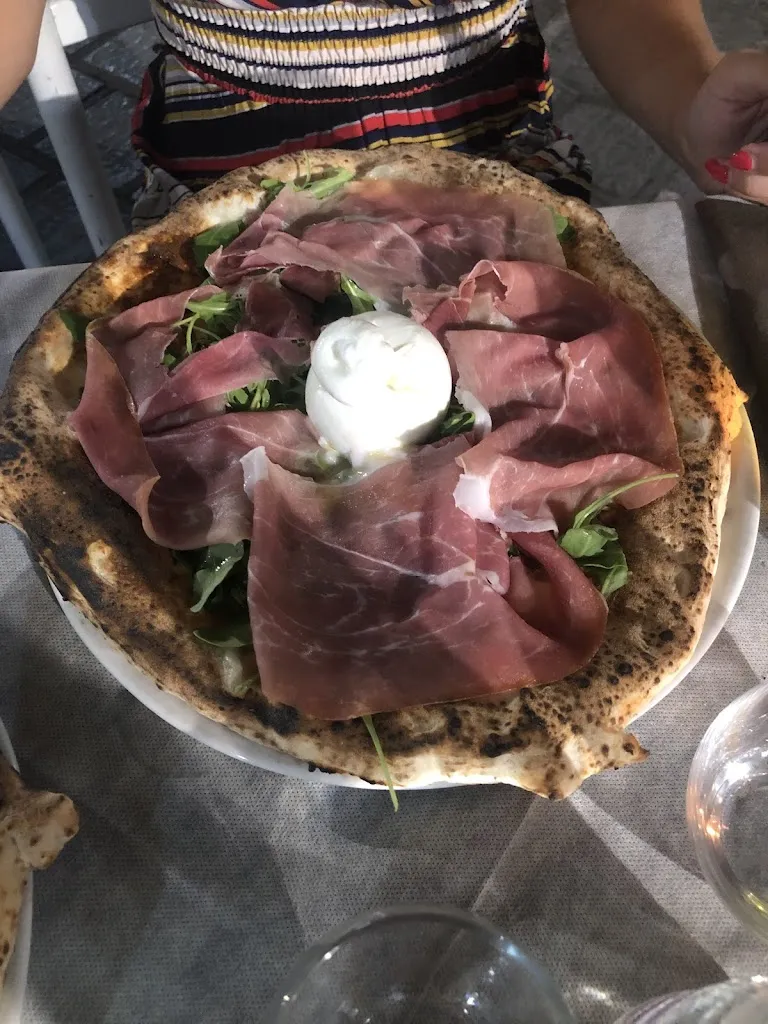 roberto lombari_Strapizzami_Sesto Campano_review