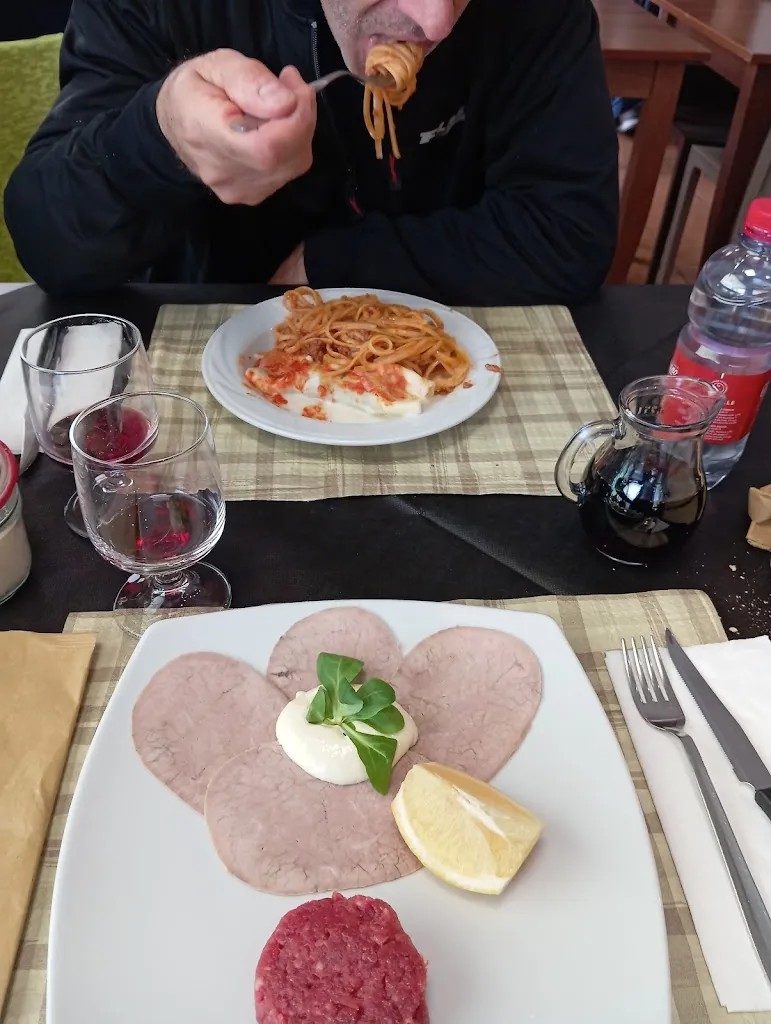 mony giuli_trattoria da Maurizio_Agliano_review