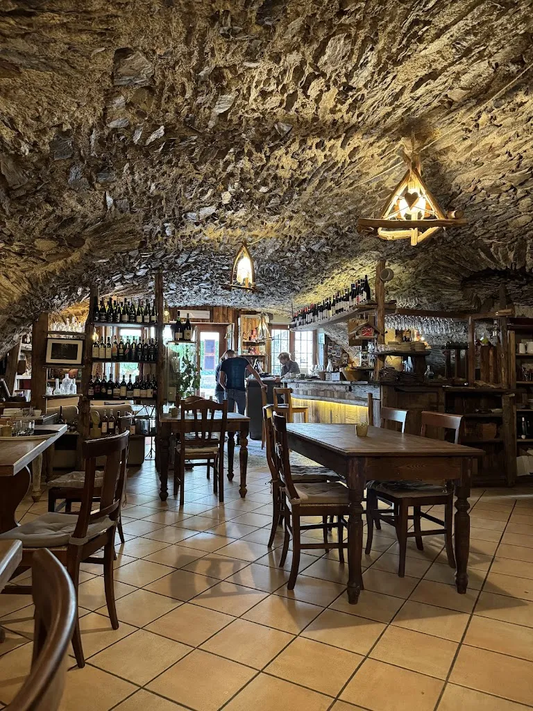 stewart johnston_Visaisa Taverna & Foresteria_Acceglio_review
