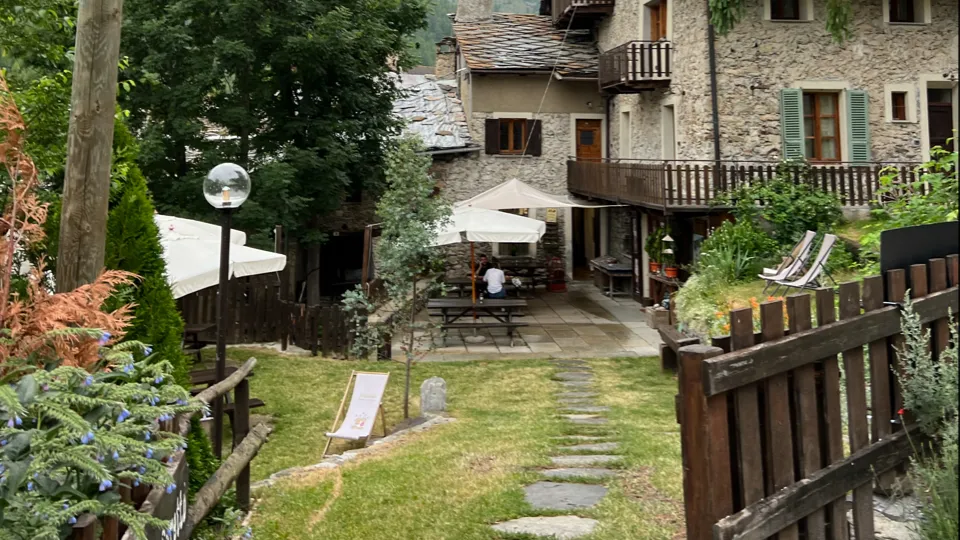 Visaisa Taverna & Foresteria restaurant in Acceglio