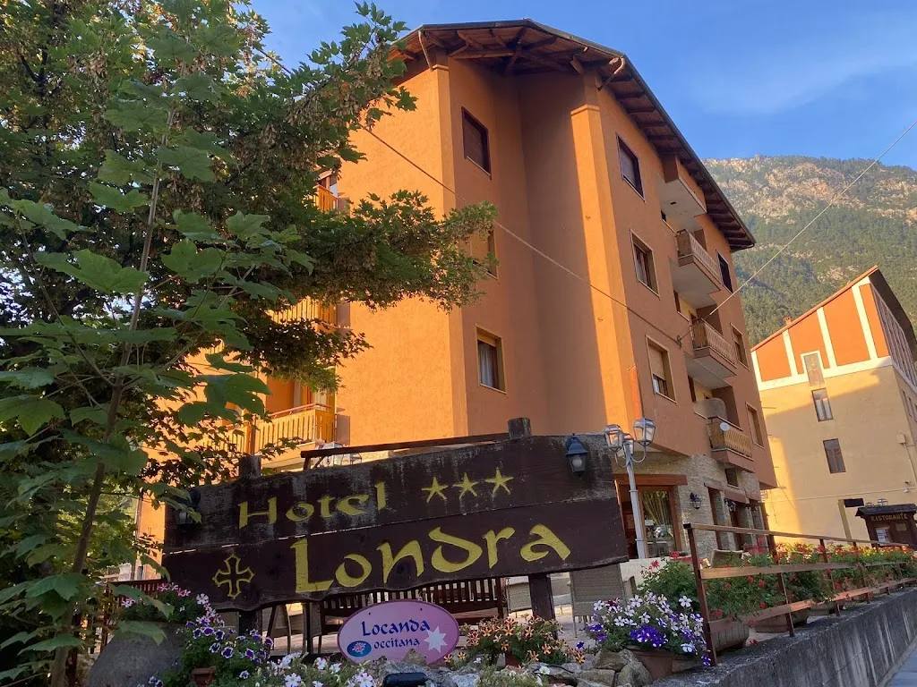 Locanda Occitana Albergo Bar Parigi restaurant in Acceglio