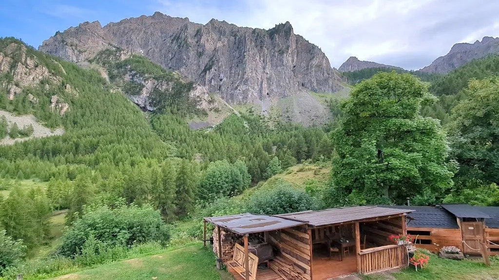 Refuge Viviere_Acceglio_slider_image_1