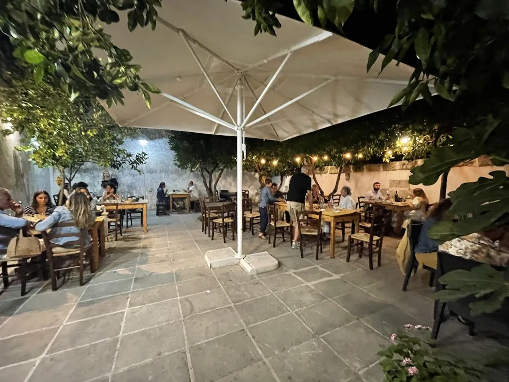 Ristorante Rua De li Travaj restaurant in Castrignano del Capo