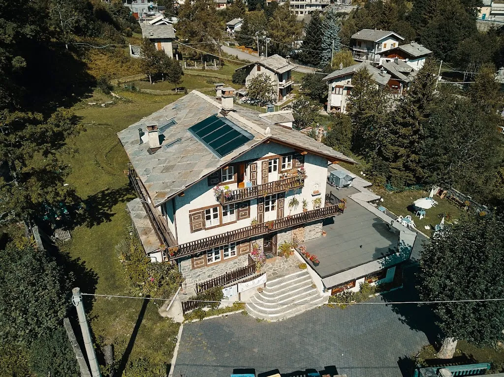 Les Montagnards_Ala di Stura_slider_image_1