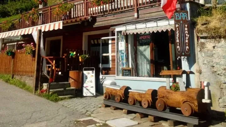 Val Servin pizzeria trattoria bar di Pocchiola viter Valentina. restaurant in Ala di Stura