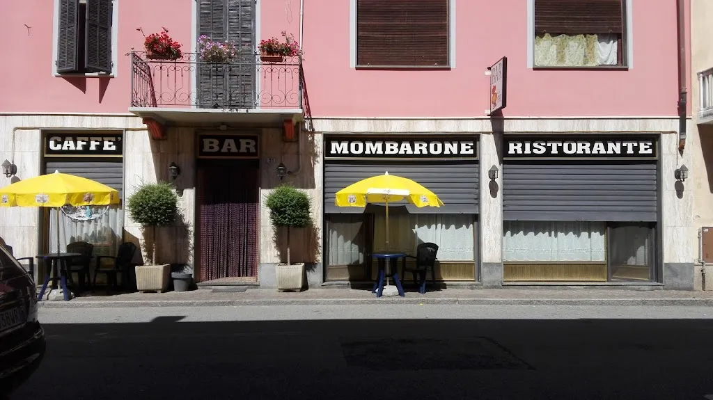 Mombarone restaurant in Albiano d'Ivrea