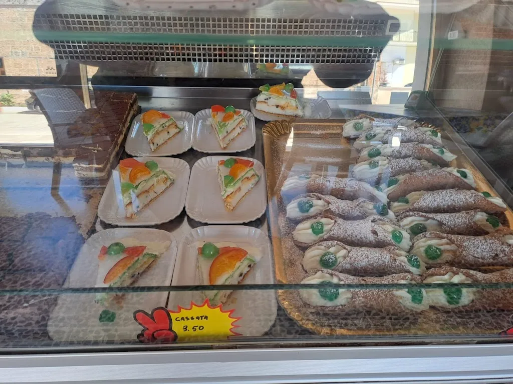 Dolci tentazioni siciliane_Castrignano del Capo_slider_image_1
