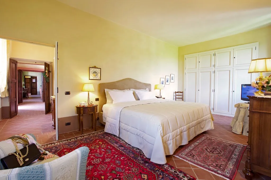 Castello di Razzano_Alfiano Natta_slider_image_3