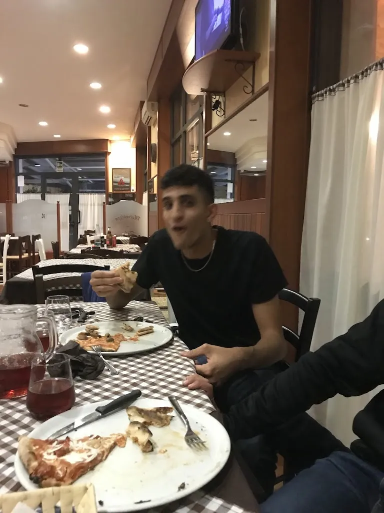 Pierpaolo Grande_Metropizza Da Fabio_Castromediano_review