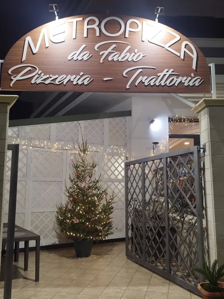 Metropizza Da Fabio restaurant in Castromediano