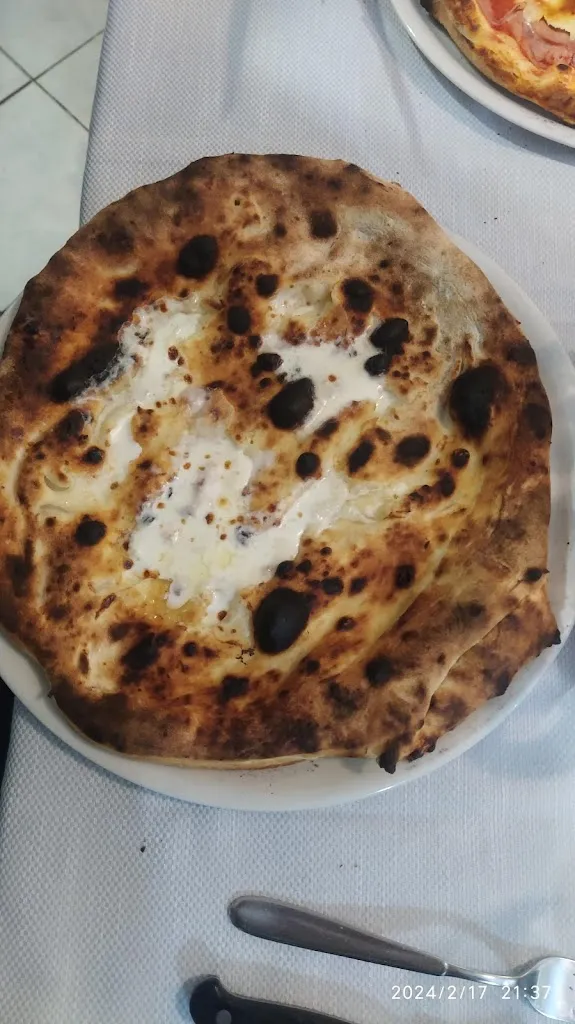 Pizzeria Osteria Due Elfi_Acqui Terme_slider_image_3