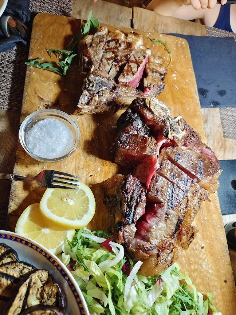 FowFow Romeo_Borgo Papa' Uccio Ristorante Pizzeria Braceria_Castromediano_review