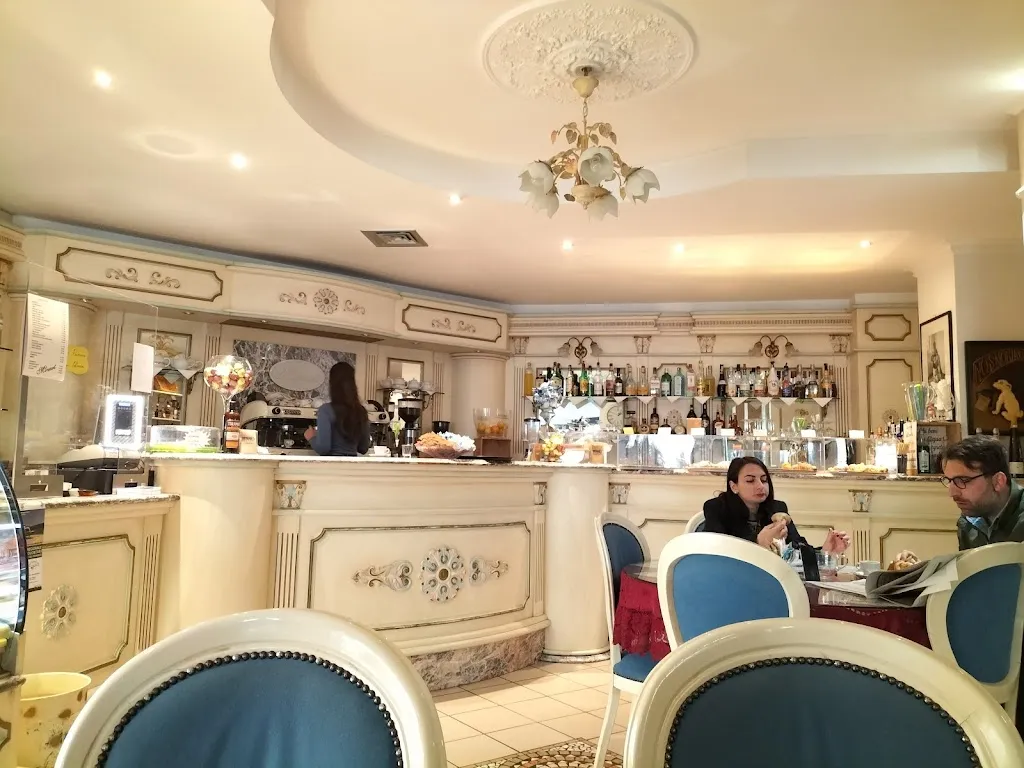 francesca cipressi_Mozart Wine&Coffee_Acqui Terme_reseña