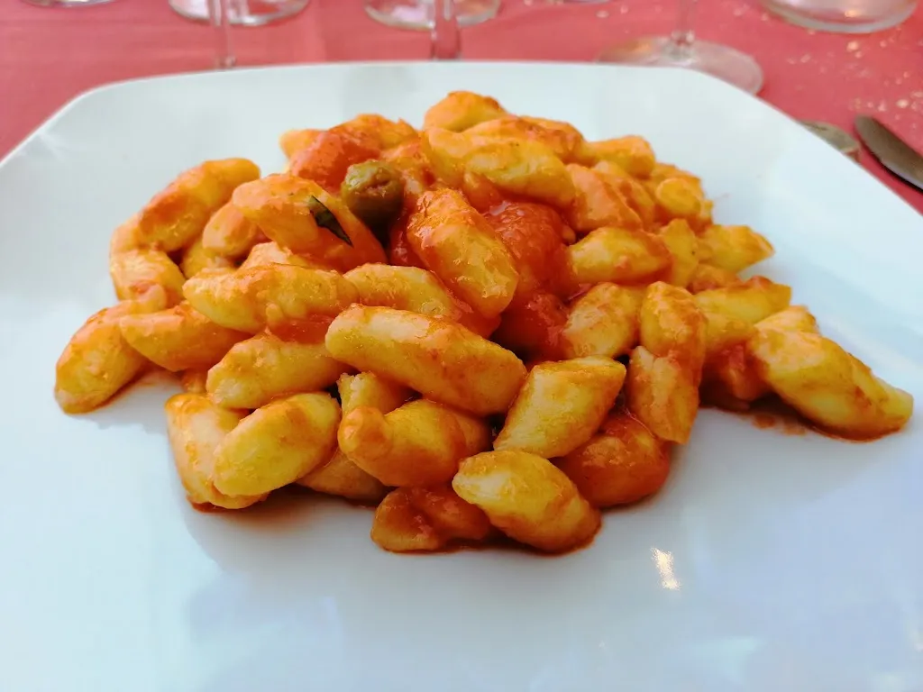 Debhora Li Sacchi_Castello_Alice Castello_review